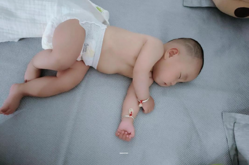 淄博孕妇肚子一跳一跳